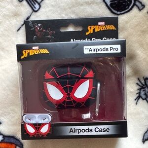 Marvel Spider-Man AirPods Pro Case in Red and Black